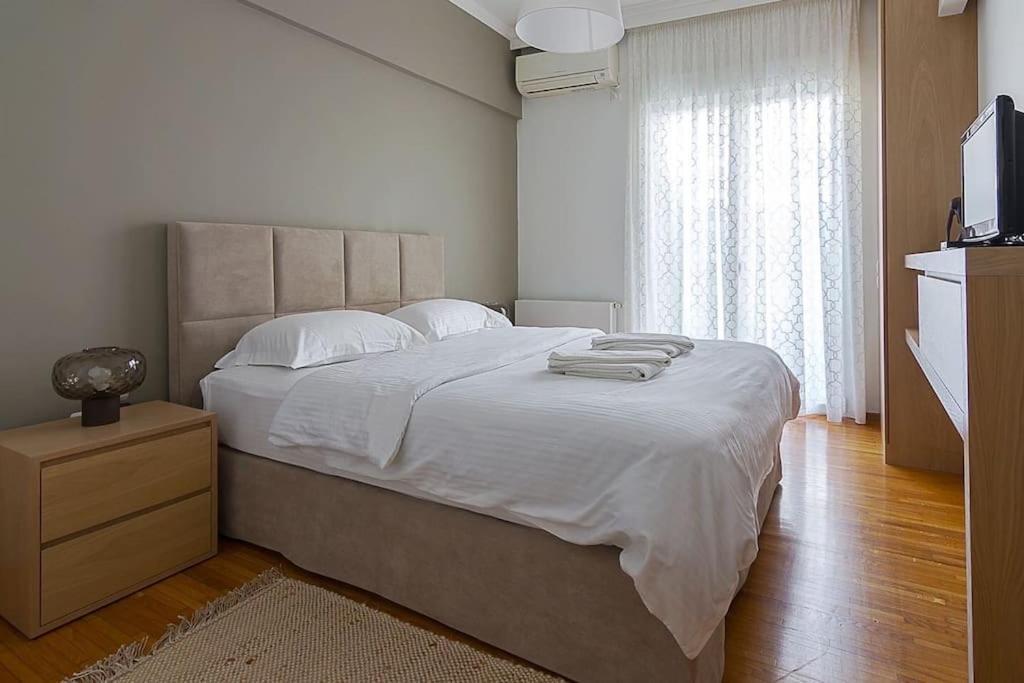 A Unique Apartment In The Historical Center-3Bds アテネ エクステリア 写真