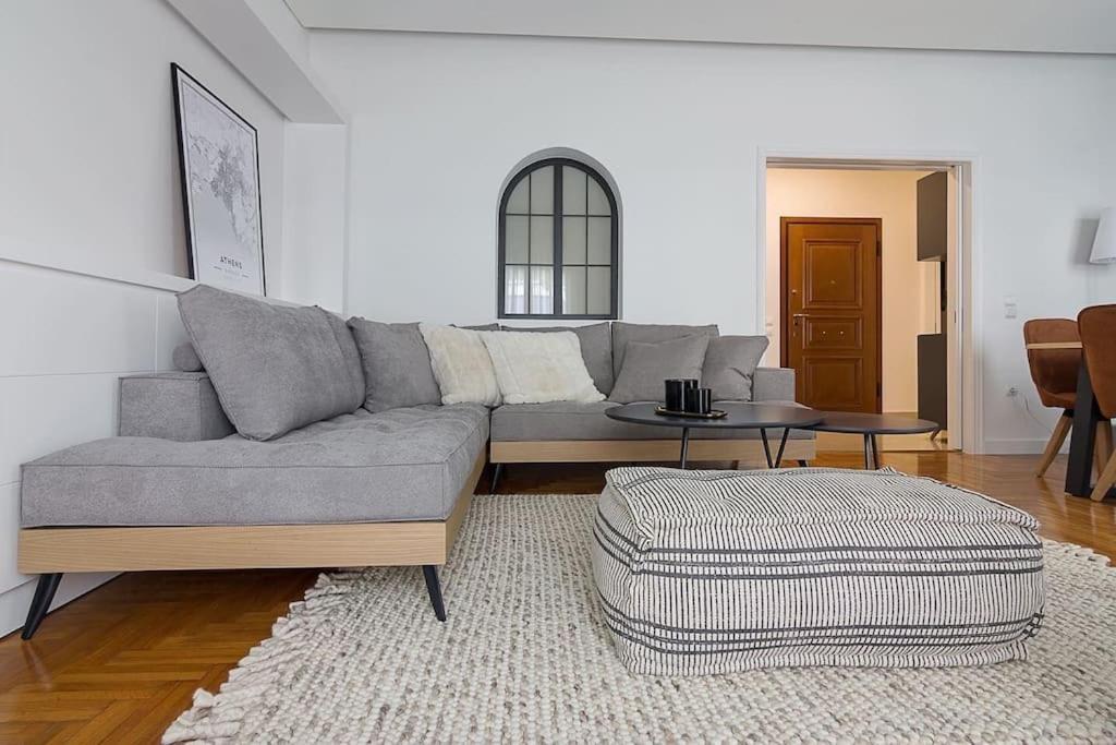 A Unique Apartment In The Historical Center-3Bds アテネ エクステリア 写真