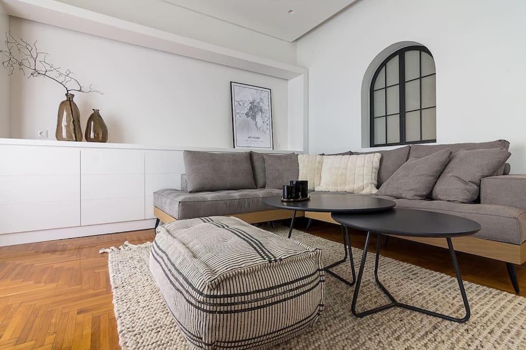 A Unique Apartment In The Historical Center-3Bds アテネ エクステリア 写真