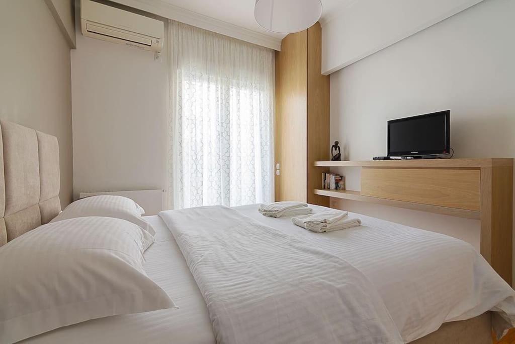 A Unique Apartment In The Historical Center-3Bds アテネ エクステリア 写真