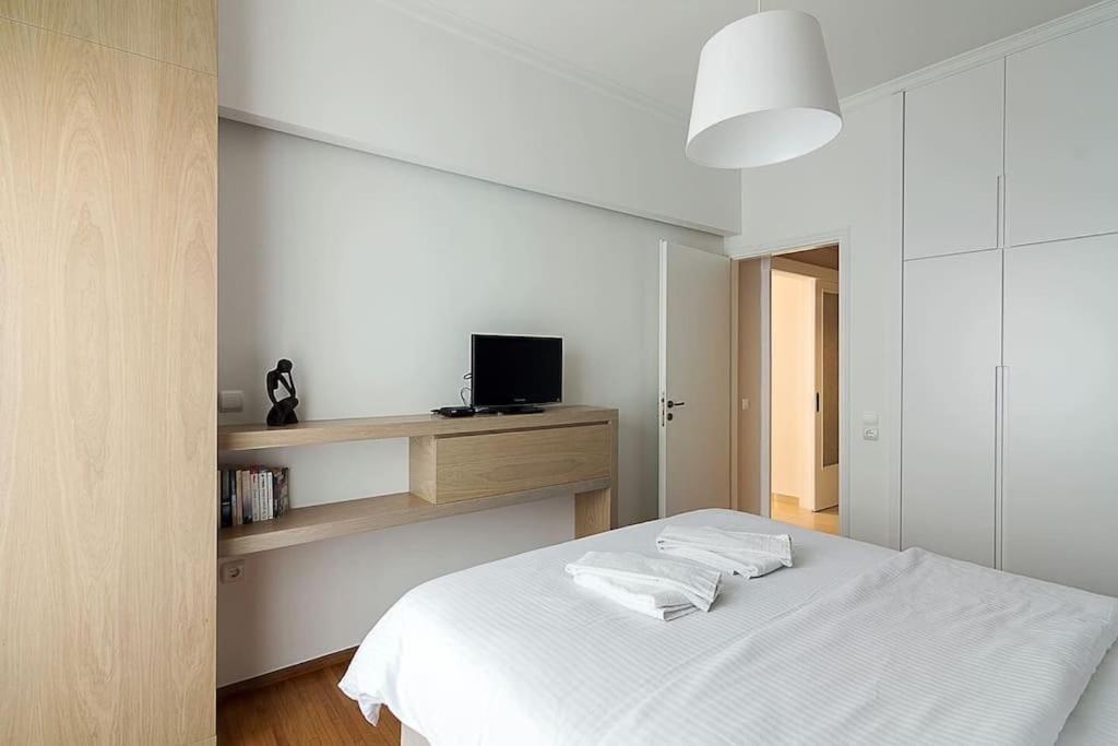 A Unique Apartment In The Historical Center-3Bds アテネ エクステリア 写真